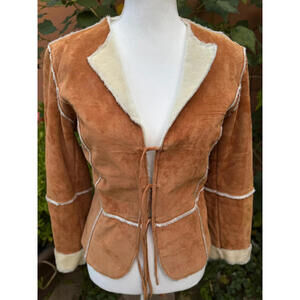 Revue Jacket Women’s 100% Leather On Outside Size 4